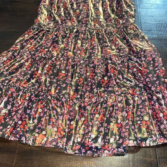 Trixxi Floral metallic Halter Dress with Gold and Pink Accents size large - Picture 4 of 8